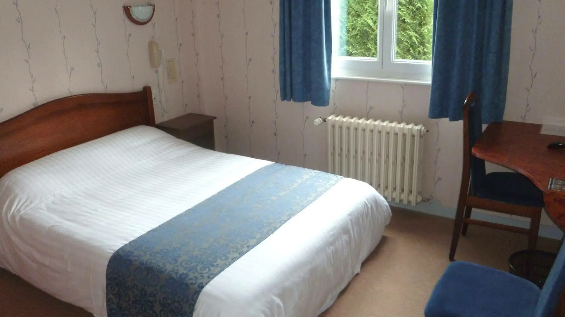 *** Bed & Breakfast Le Relais De La Rance - Chambres D'Hotes Quedillac France