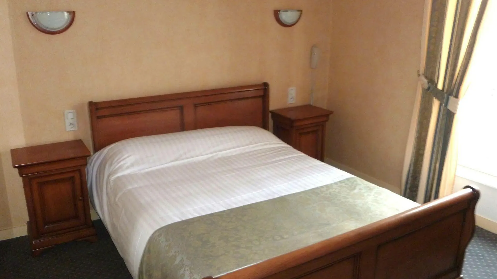 *** Bed & Breakfast Le Relais De La Rance - Chambres D'Hotes Quedillac France